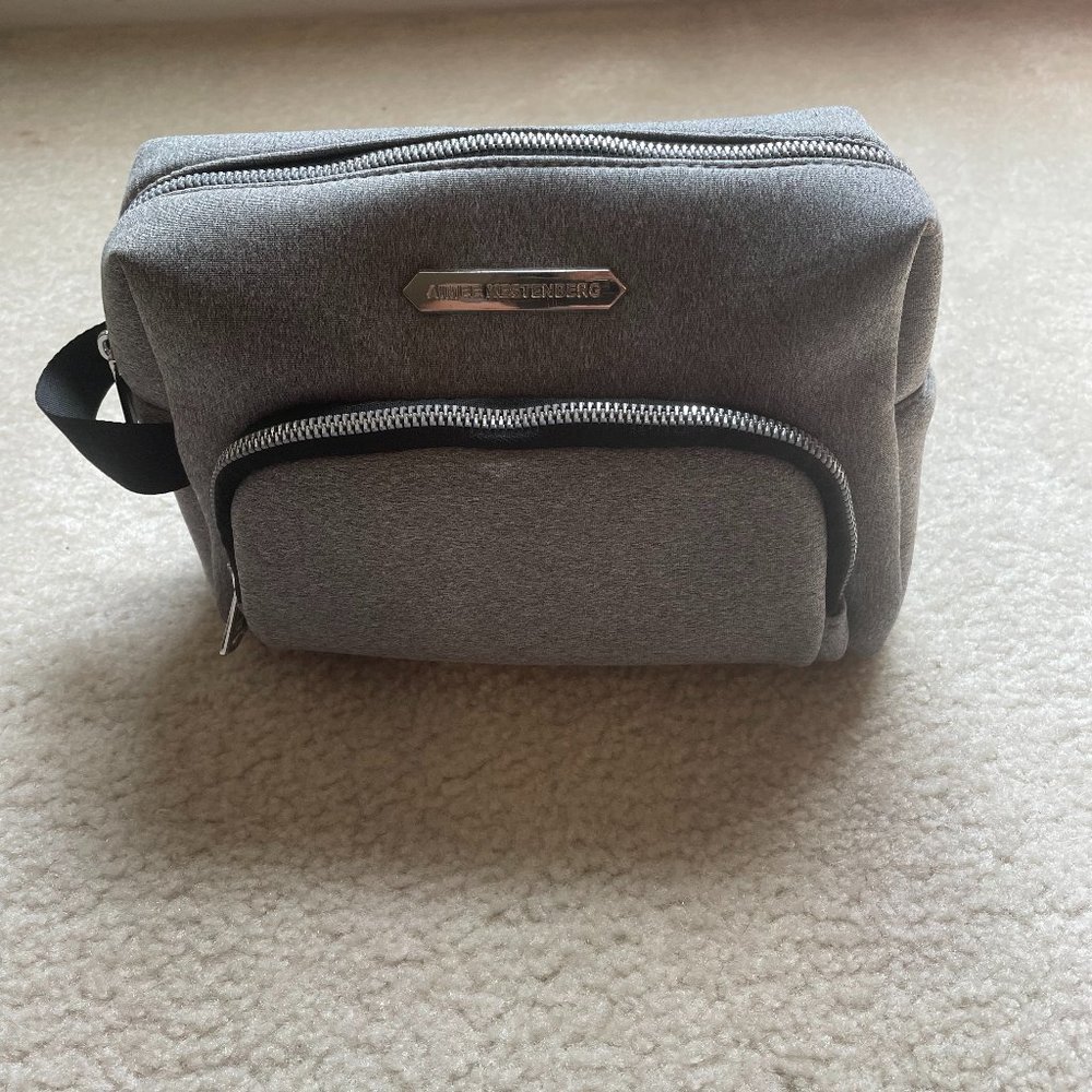 Aimee Kestenberg Men's Grey Toiletry Bag - NWOT